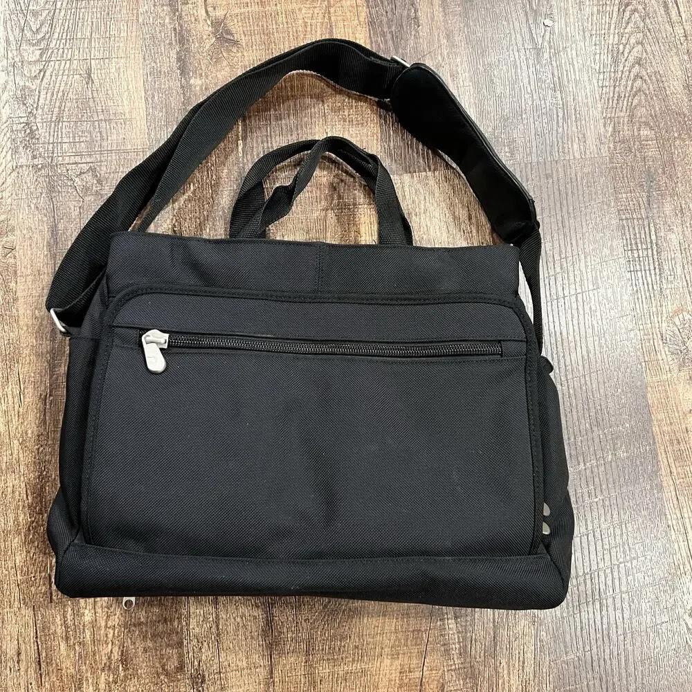 Travelon Anti Theft Briefcase 18” Messenger Laptop Business Travel Bag Black